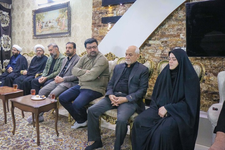 تصاویر/ دیدار و تکریم اصحاب رسانه قم از خانواده شهید امیرحسین عزتی پور