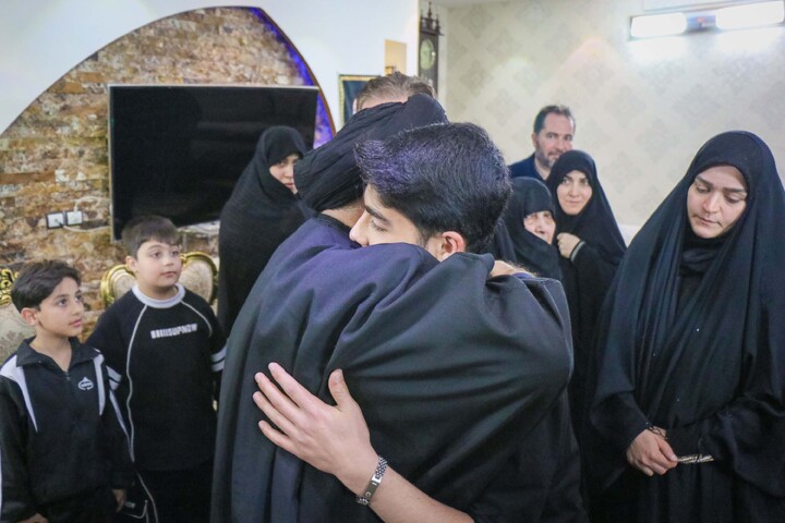 تصاویر/ دیدار و تکریم اصحاب رسانه قم از خانواده شهید امیرحسین عزتی پور
