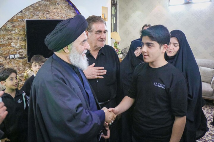 تصاویر/ دیدار و تکریم اصحاب رسانه قم از خانواده شهید امیرحسین عزتی پور