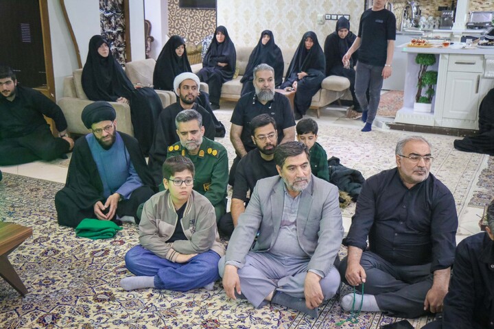تصاویر/ دیدار و تکریم اصحاب رسانه قم از خانواده شهید امیرحسین عزتی پور