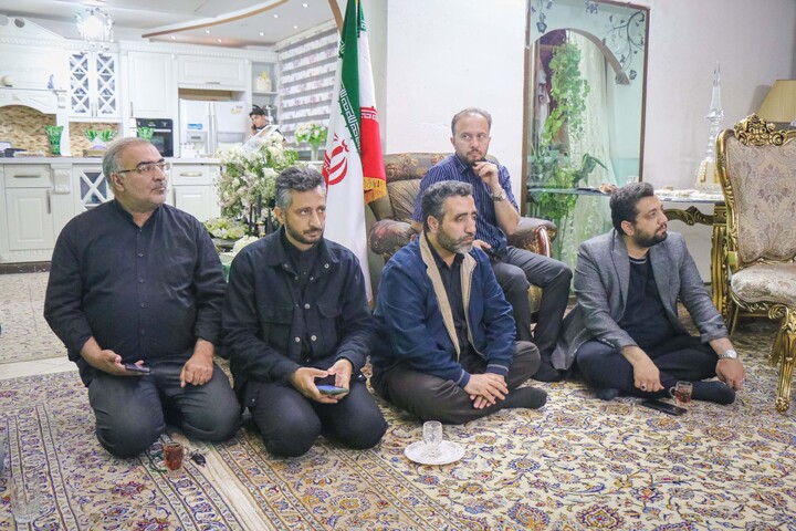 تصاویر/ دیدار و تکریم اصحاب رسانه قم از خانواده شهید امیرحسین عزتی پور