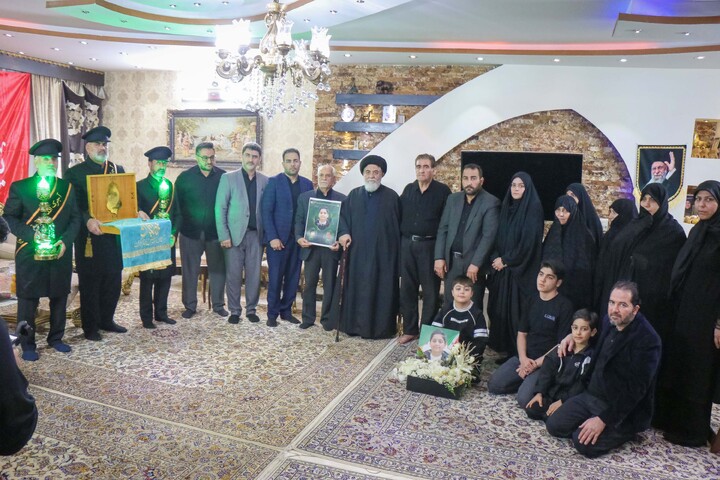 تصاویر/ دیدار و تکریم اصحاب رسانه قم از خانواده شهید امیرحسین عزتی پور