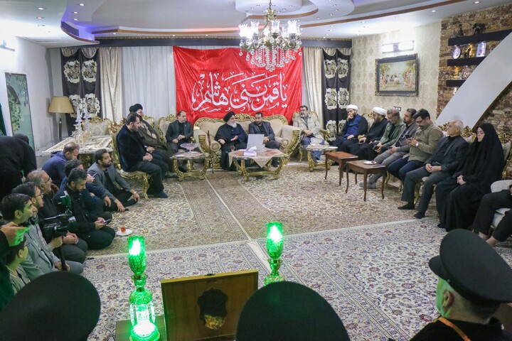 تصاویر/ دیدار و تکریم اصحاب رسانه قم از خانواده شهید امیرحسین عزتی پور