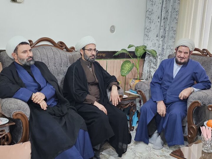 تصاویر/ سرکشی نماینده ولی‌فقیه در کردستان از طلاب و روحانیون بیجار