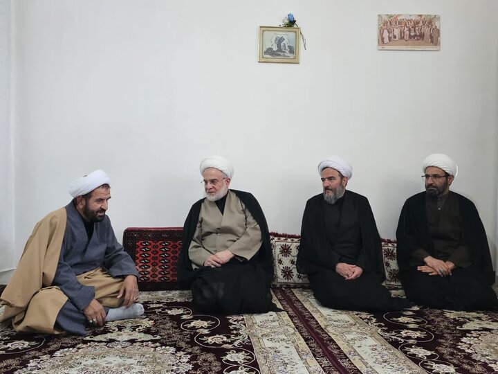 تصاویر/ سرکشی نماینده ولی‌فقیه در کردستان از طلاب و روحانیون بیجار