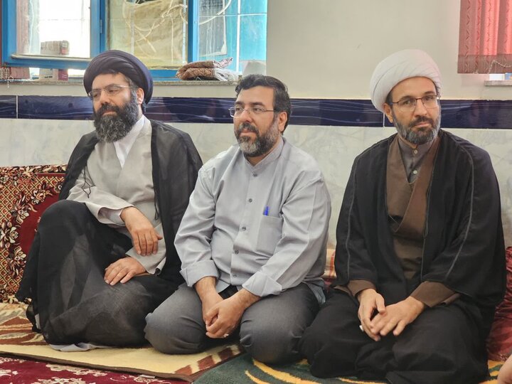 تصاویر/ سرکشی نماینده ولی‌فقیه در کردستان از طلاب و روحانیون بیجار