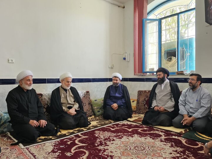 تصاویر/ سرکشی نماینده ولی‌فقیه در کردستان از طلاب و روحانیون بیجار