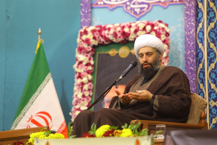تصاویر / مراسم شهادت امام جعفر صادق (ع) و بزرگداشت حادثه غم انگیز مدرسه مبارکه فیضیه در سال ۱۳۴۲ در حرم حضرت معصومه (س)