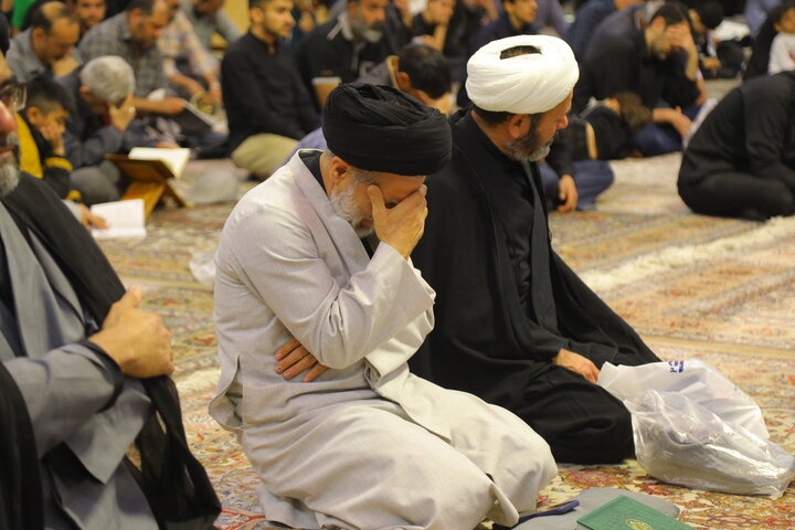 تصاویر / مراسم شهادت امام جعفر صادق (ع) و بزرگداشت حادثه غم انگیز مدرسه مبارکه فیضیه در سال ۱۳۴۲ در حرم حضرت معصومه (س)