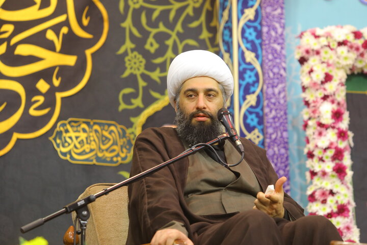 تصاویر / مراسم شهادت امام جعفر صادق (ع) و بزرگداشت حادثه غم انگیز مدرسه مبارکه فیضیه در سال ۱۳۴۲ در حرم حضرت معصومه (س)