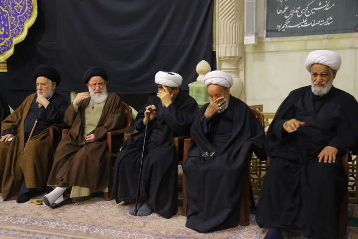 تصاویر / مراسم شهادت امام جعفر صادق (ع) و بزرگداشت حادثه غم انگیز مدرسه مبارکه فیضیه در سال ۱۳۴۲ در حرم حضرت معصومه (س)