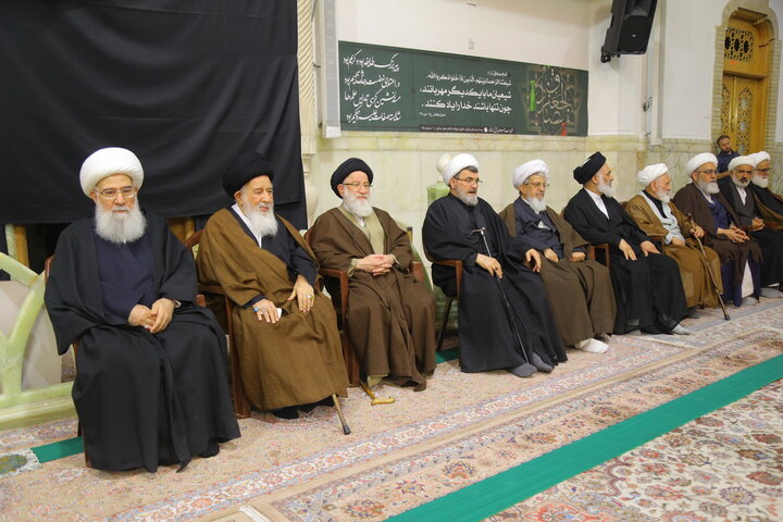 تصاویر / مراسم شهادت امام جعفر صادق (ع) و بزرگداشت حادثه غم انگیز مدرسه مبارکه فیضیه در سال ۱۳۴۲ در حرم حضرت معصومه (س)