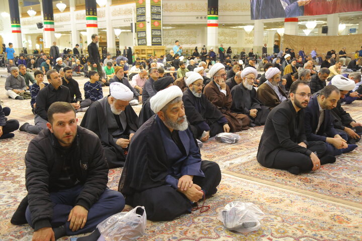 تصاویر / مراسم شهادت امام جعفر صادق (ع) و بزرگداشت حادثه غم انگیز مدرسه مبارکه فیضیه در سال ۱۳۴۲ در حرم حضرت معصومه (س)