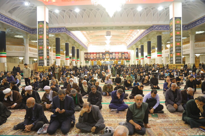 تصاویر / مراسم شهادت امام جعفر صادق (ع) و بزرگداشت حادثه غم انگیز مدرسه مبارکه فیضیه در سال ۱۳۴۲ در حرم حضرت معصومه (س)