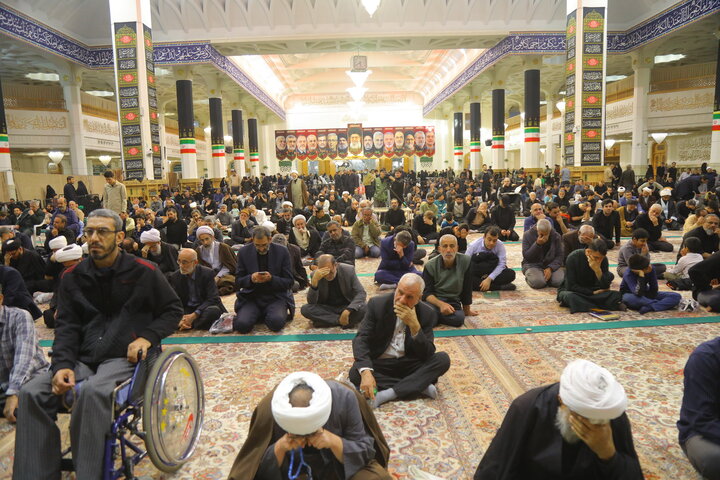 تصاویر / مراسم شهادت امام جعفر صادق (ع) و بزرگداشت حادثه غم انگیز مدرسه مبارکه فیضیه در سال ۱۳۴۲ در حرم حضرت معصومه (س)