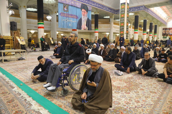 تصاویر / مراسم شهادت امام جعفر صادق (ع) و بزرگداشت حادثه غم انگیز مدرسه مبارکه فیضیه در سال ۱۳۴۲ در حرم حضرت معصومه (س)