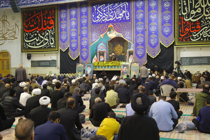 تصاویر / مراسم شهادت امام جعفر صادق (ع) و بزرگداشت حادثه غم انگیز مدرسه مبارکه فیضیه در سال ۱۳۴۲ در حرم حضرت معصومه (س)