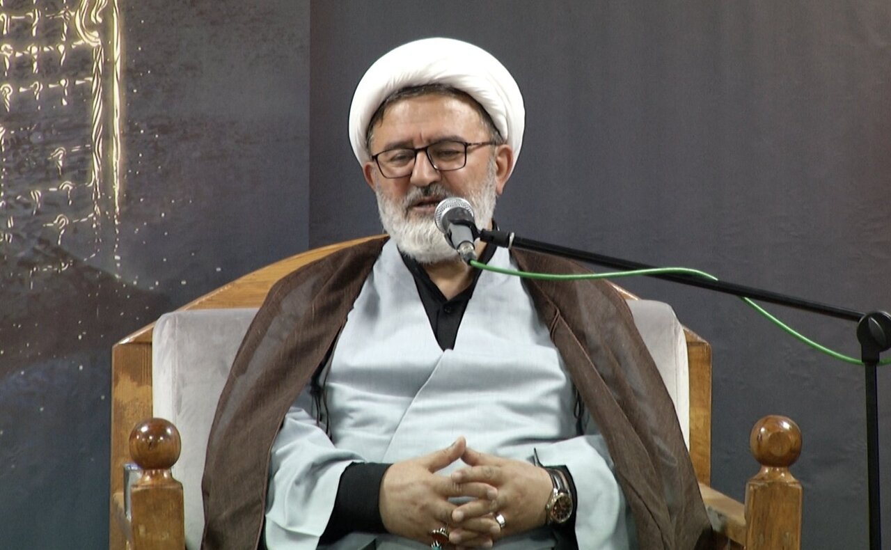 مراسم گرامیداشت شهادت امام جعفر صادق (ع) و چهلمین روز شهادت آیت‌الله العظمی امام خامنه‌ای در استانبول