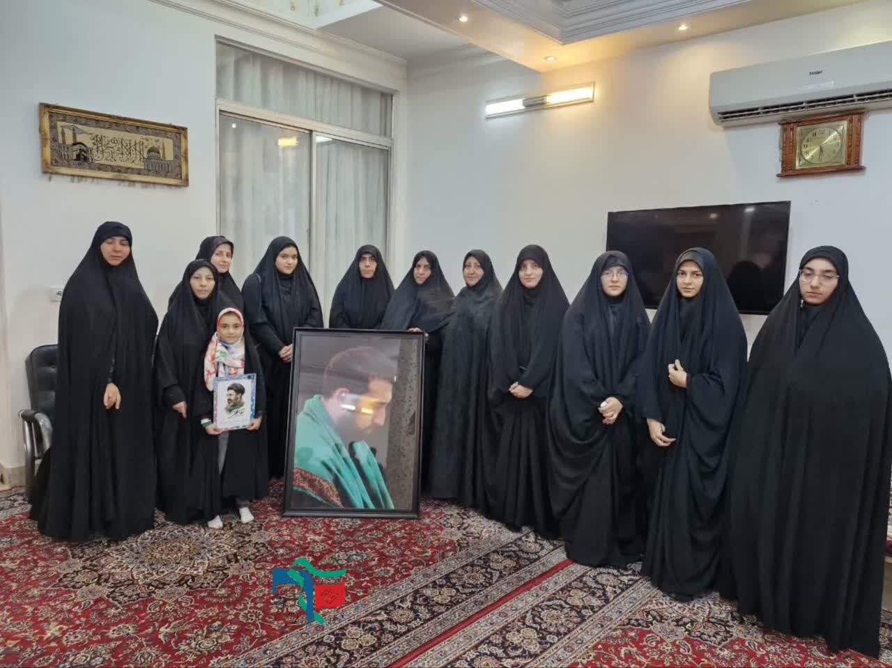 تجلیل اساتید و دانشجویان دانشگاه علوم پزشکی کاشان از خانواده شهید جنگ رمضان