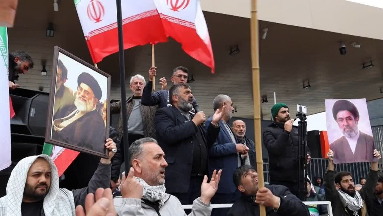 Msafara mkubwa wa magari katika mji wa Iğdır nchini Uturuki wafanyika kwa nia ya kuiunga mkono Iran na Lebanon/ “Sauti moja dhidi ya dhulma”