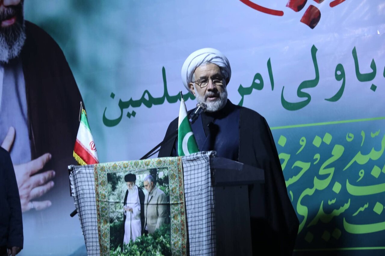 الجالية الباكستانيّة المقيمة في إيران تجدّد البيعة لقائد الثورة الإسلامية
