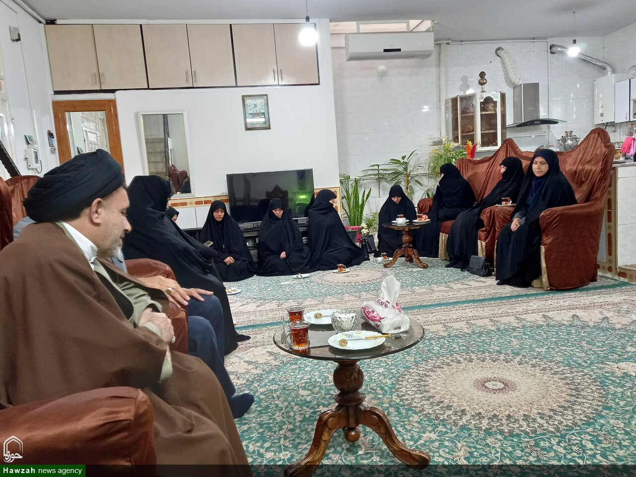 دیدار حوزویان لرستان با خانواده شهید جنگ رمضان