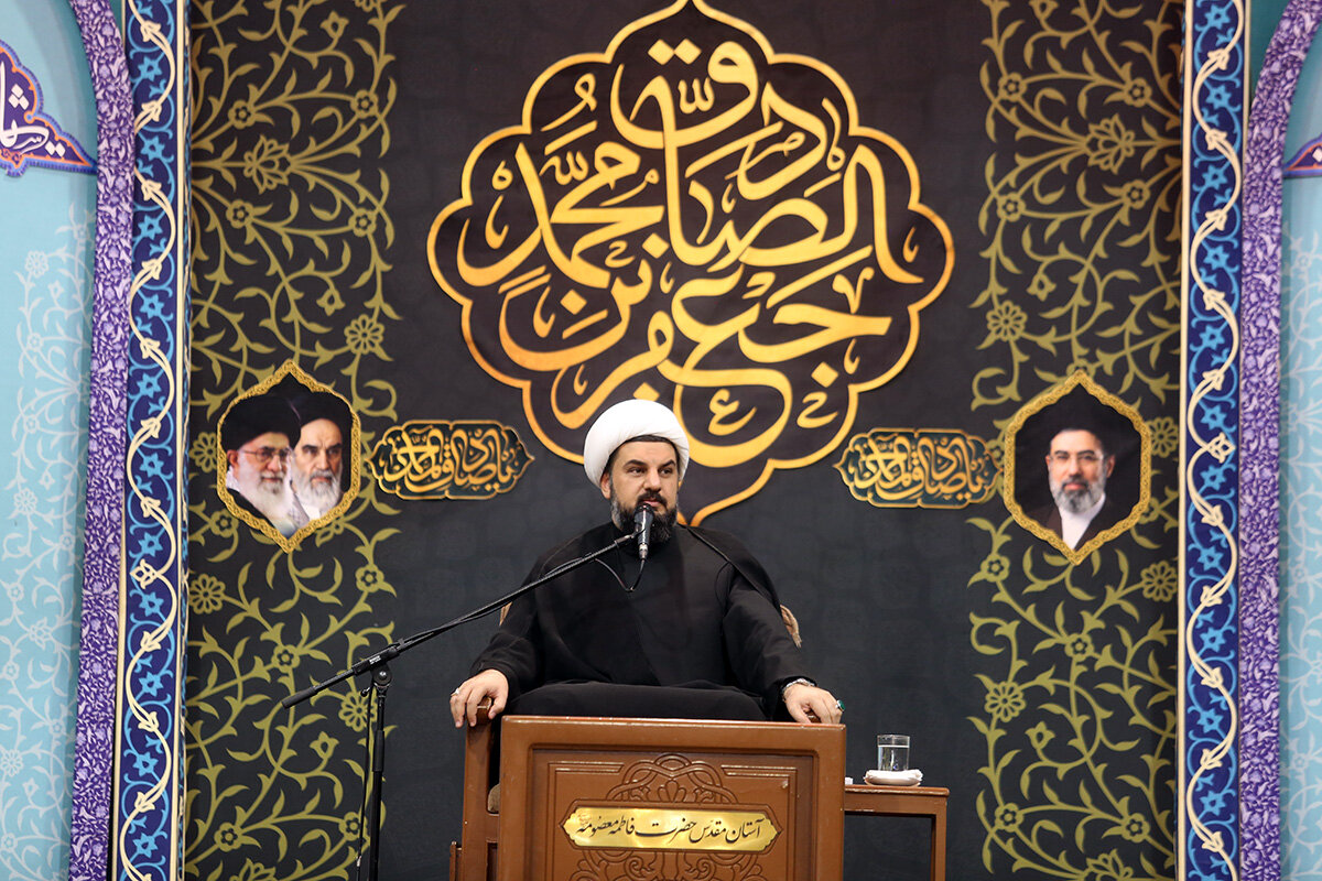بصیرت و آگاهی، رمز توفیق در پیروی از امام و ولی است