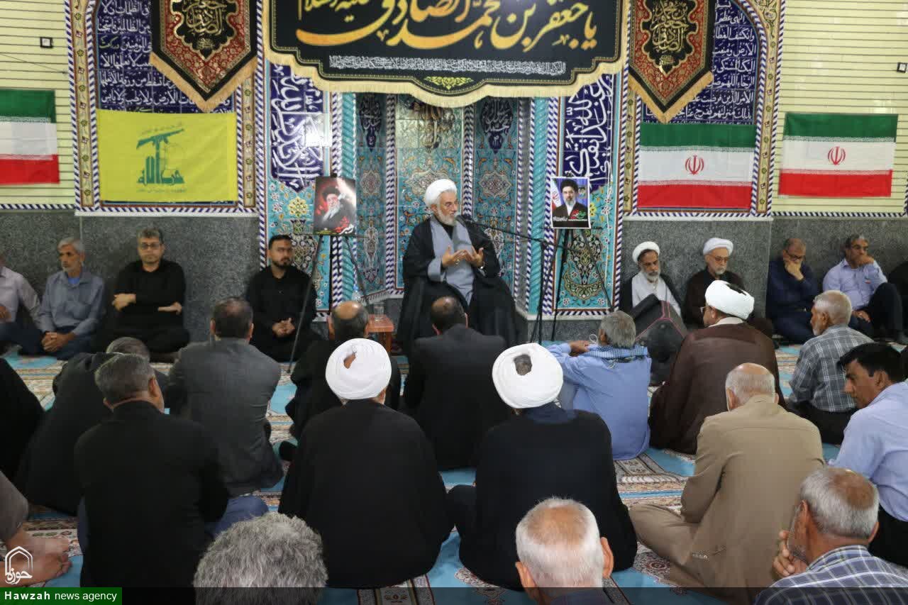 ولی‌فقیه مرکز ثبات جامعه است