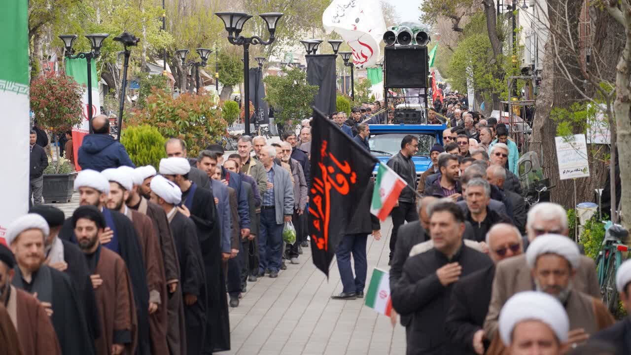 تصاویر/ دسته عزای شهادت امام جعفرصادق(ع) با حضور پر شور مردم دارالمومنین خوی