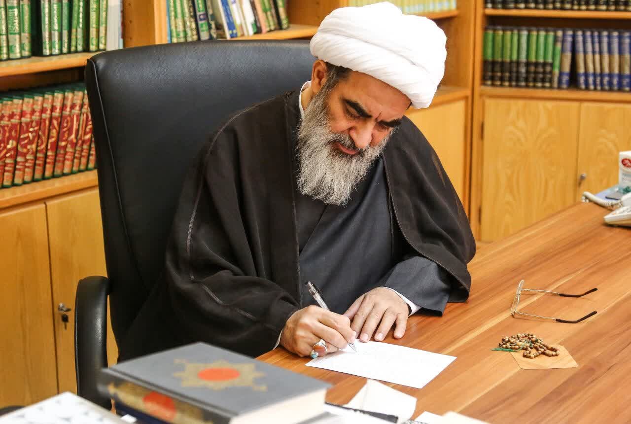 آية الله فاضل اللنكراني: ترامب يستهزئ بالمسيحية واليهودية في عدوانه على الشعوب المسلمة.. ونشيد بموقف البابا الداعي للسلام