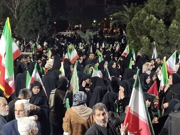 تصاویر | چهل و پنجمین تجمع شبانه مردمی کاشان در میدان امام خامنه ای (ره)