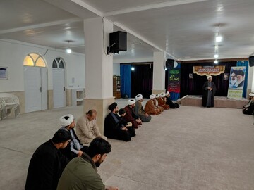 تصاویر/ نشست هم اندیشی طلاب فعال در آموزش شاهین دژ