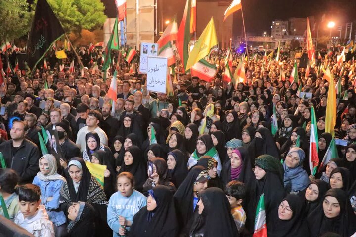 تصاویر/ خیابان‌های قرچک در شب چهل و پنج حماسه