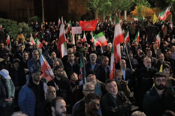 تصاویر/ خیابان‌های قرچک در شب چهل و پنج حماسه