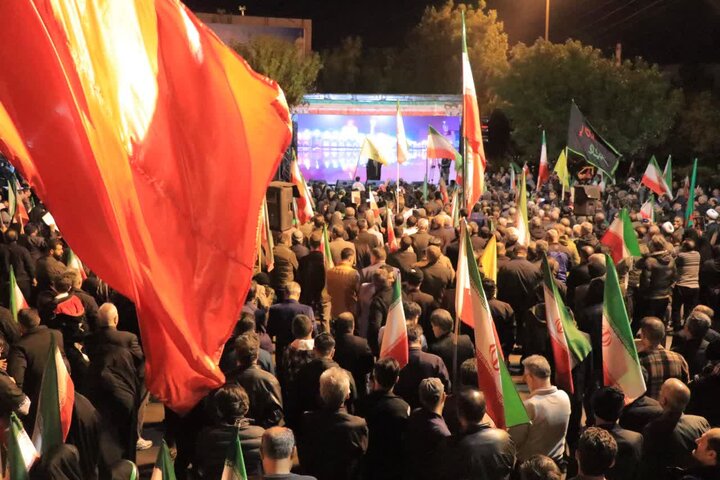 تصاویر/ خیابان‌های قرچک در شب چهل و پنج حماسه