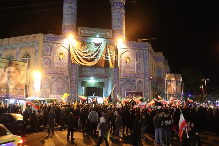 تصاویر/ خیابان‌های قرچک در شب چهل و پنج حماسه