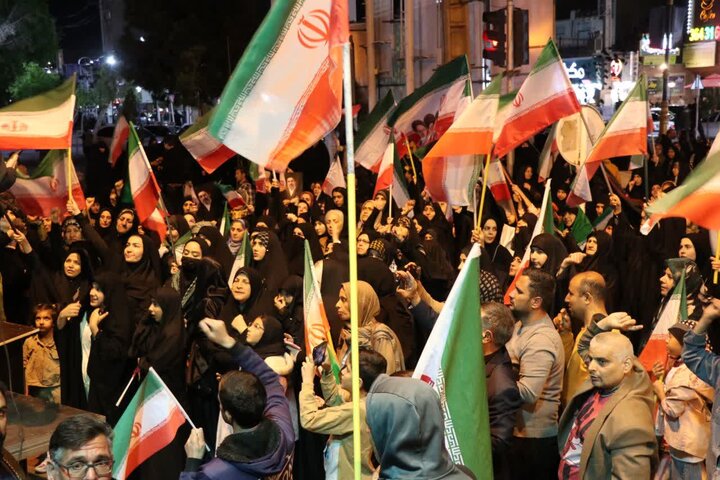 تصاویر/ خیابان‌های قرچک در شب چهل و پنج حماسه