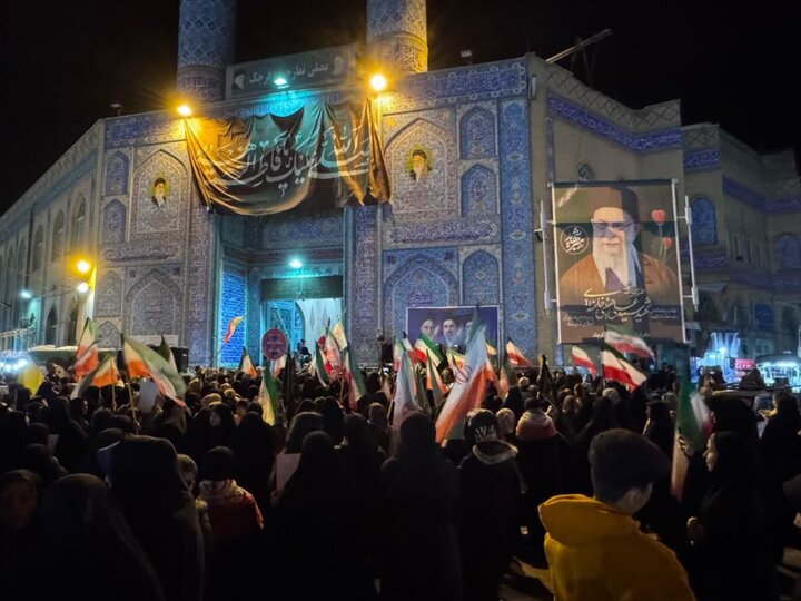 تصاویر/ خیابان‌های قرچک در شب چهل و پنج حماسه