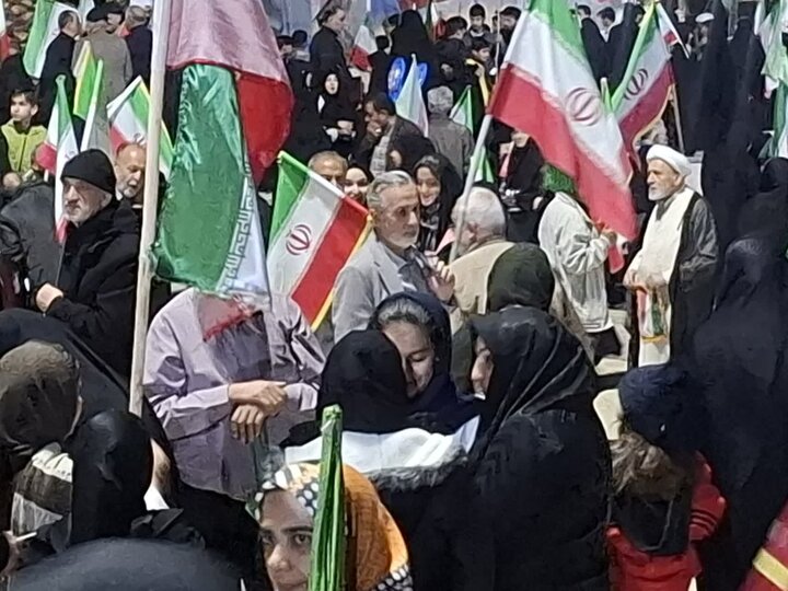 تصاویر | چهل و پنجمین تجمع شبانه مردمی کاشان در میدان امام خامنه ای (ره)