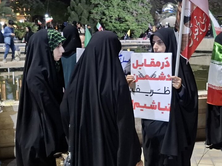 تصاویر | چهل و پنجمین تجمع شبانه مردمی کاشان در میدان امام خامنه ای (ره)