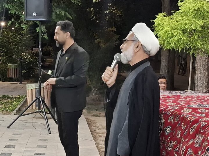 تصاویر/ چهل و پنجمین اجتماع مردمی کاشان مقابل ستاد مرکزی دانشگاه علوم پزشکی کاشان