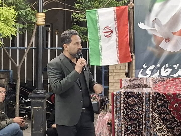 تصاویر/ چهل و پنجمین اجتماع مردمی کاشان مقابل ستاد مرکزی دانشگاه علوم پزشکی کاشان
