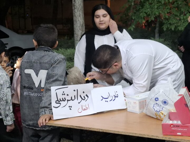 تصاویر/ چهل و پنجمین اجتماع مردمی کاشان مقابل ستاد مرکزی دانشگاه علوم پزشکی کاشان