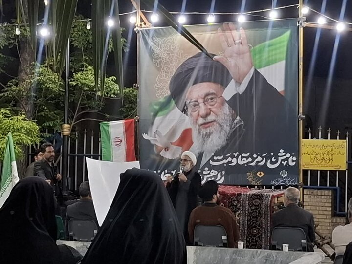 تصاویر/ چهل و پنجمین اجتماع مردمی کاشان مقابل ستاد مرکزی دانشگاه علوم پزشکی کاشان