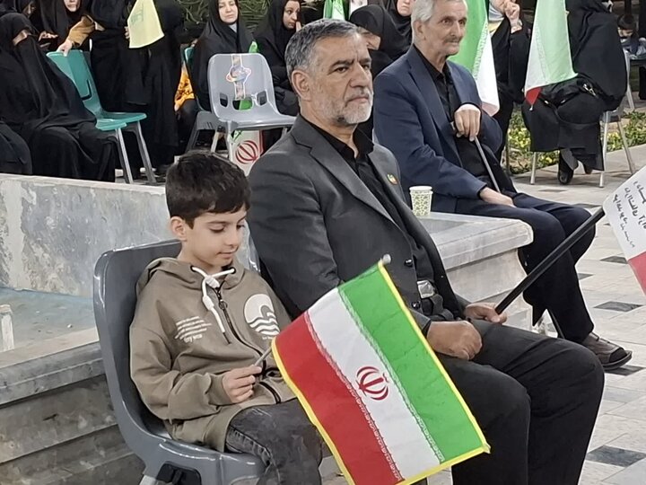 تصاویر/ چهل و پنجمین اجتماع مردمی کاشان مقابل ستاد مرکزی دانشگاه علوم پزشکی کاشان