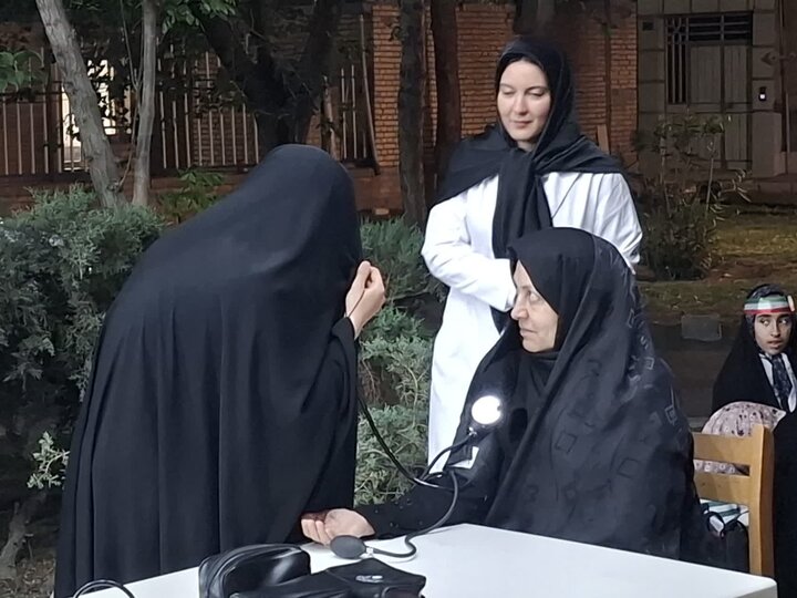 تصاویر/ چهل و پنجمین اجتماع مردمی کاشان مقابل ستاد مرکزی دانشگاه علوم پزشکی کاشان