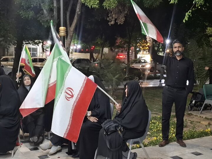 تصاویر/ چهل و پنجمین اجتماع مردمی کاشان مقابل ستاد مرکزی دانشگاه علوم پزشکی کاشان