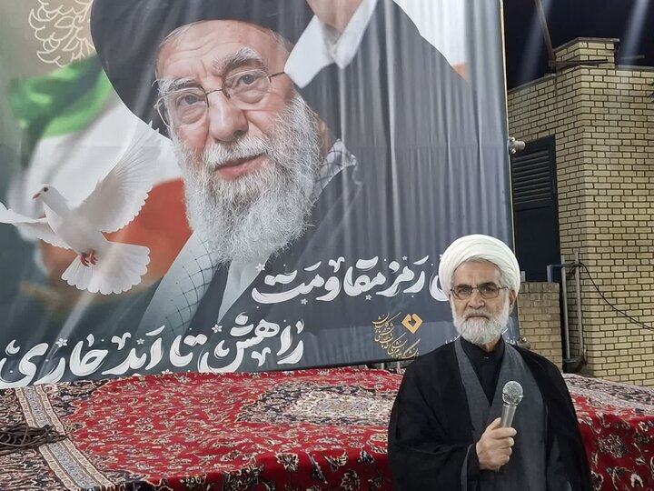 تصاویر/ چهل و پنجمین اجتماع مردمی کاشان مقابل ستاد مرکزی دانشگاه علوم پزشکی کاشان