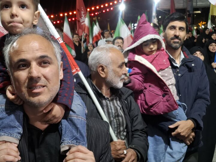 تصاویر | چهل و پنجمین تجمع شبانه مردمی کاشان در خیابان امیرکبیر چهار راه سلمان