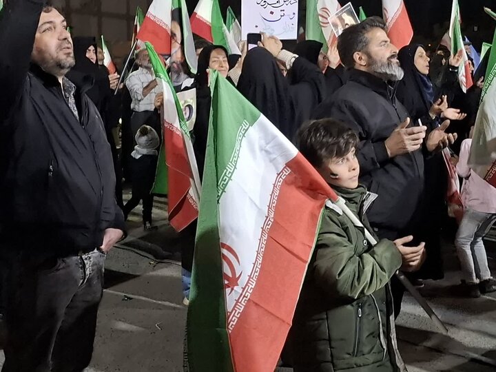 تصاویر | چهل و پنجمین تجمع شبانه مردمی کاشان در خیابان امیرکبیر چهار راه سلمان